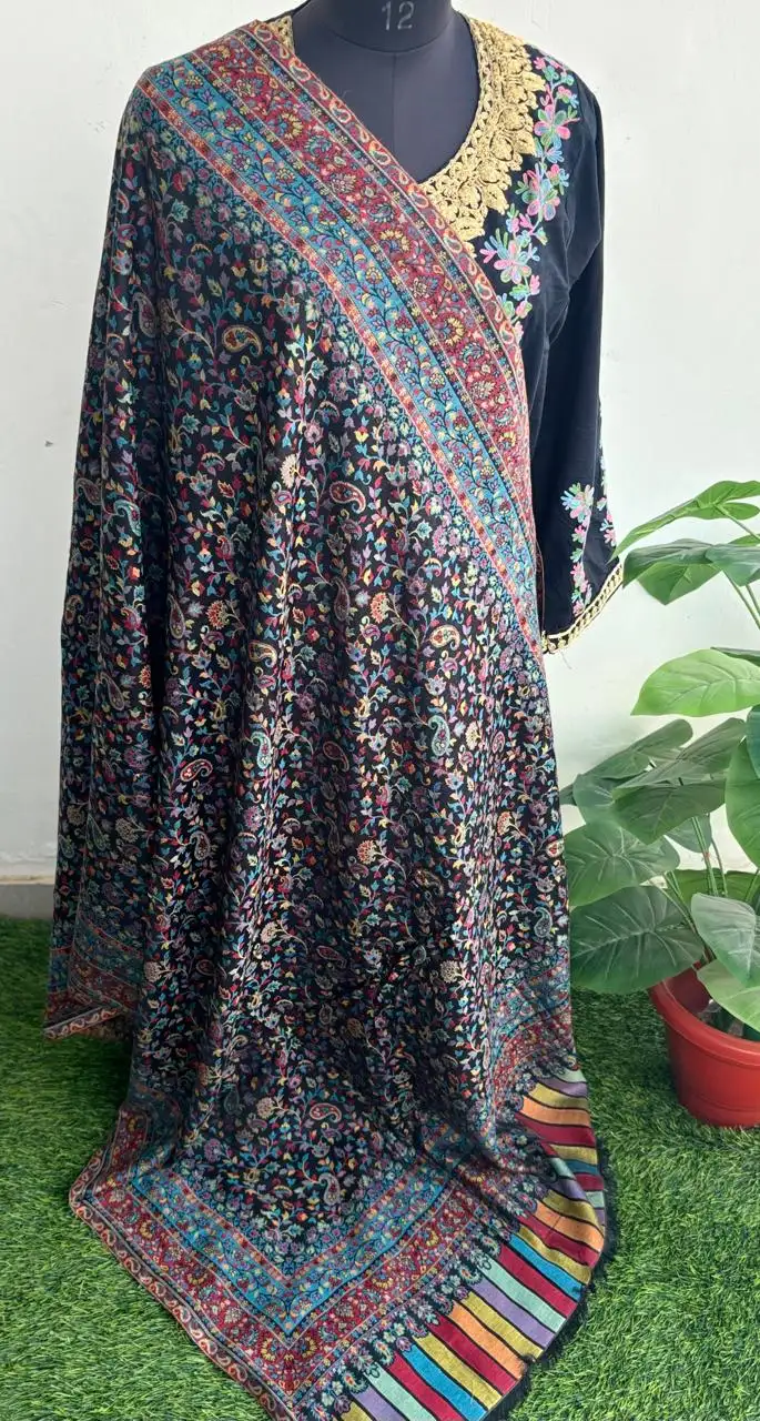 Elegant black embroidered traditional attire, online ethnic store in India